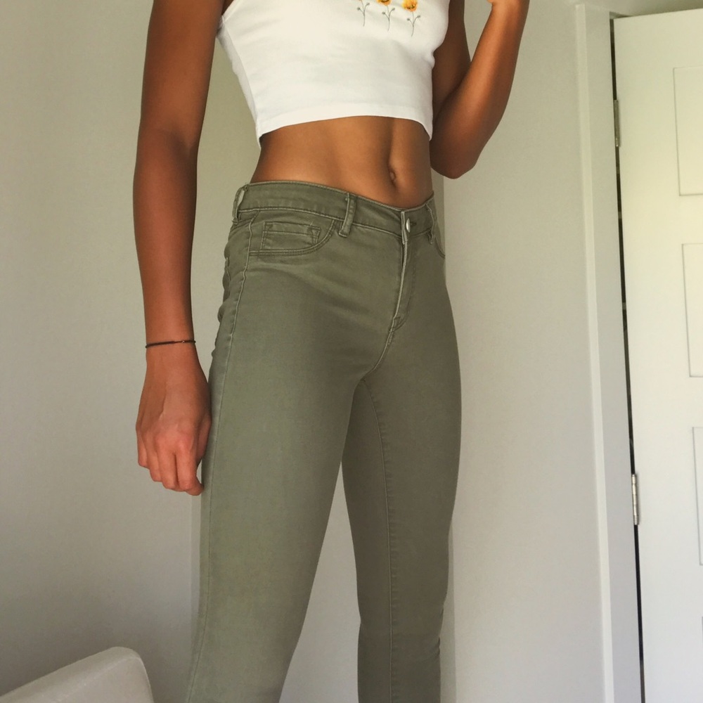 mid to high waist green jeans/jeggings